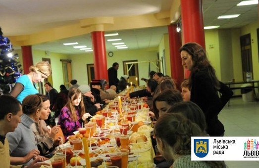 У Святвечір студенти збираються нагодувати 800 львівських безхатьків