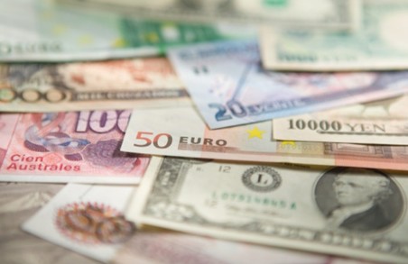 На Львівщині поліцейські вилучили гривні, долари і євро