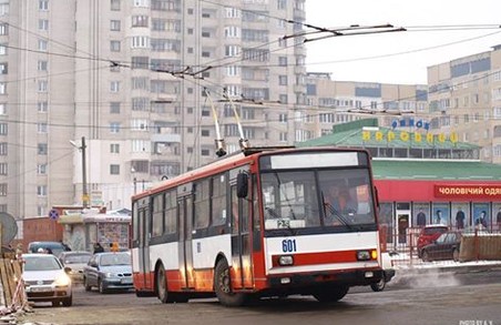У Львові тролейбус знову їздить до “Санти”