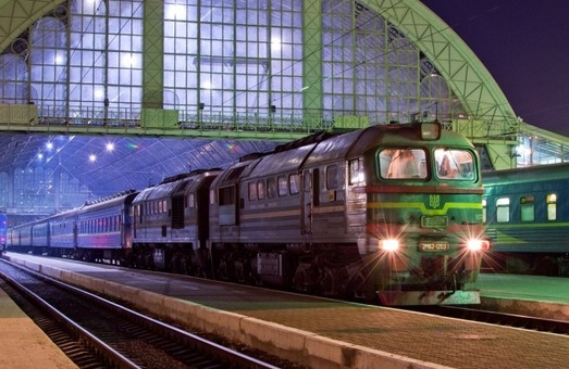 «Укрзалізниця» збільшила кількість додаткових потягів до Львова