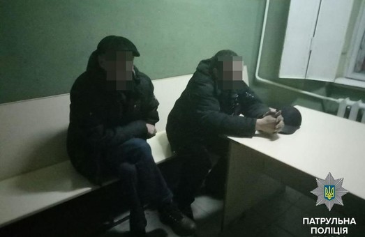 У Львові п’яний водій та його пасажир побилися з патрульними