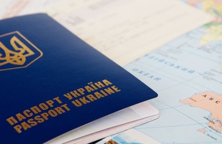 Закордонний паспорт за 4,5 тисячі доларів: як у Львові ошукали чоловіка