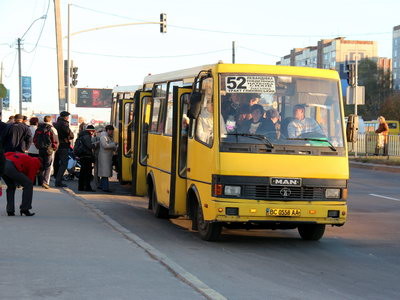 Автобуси, які працюють на бензині, на маршрути повиїжджали, - Сергій Бабак