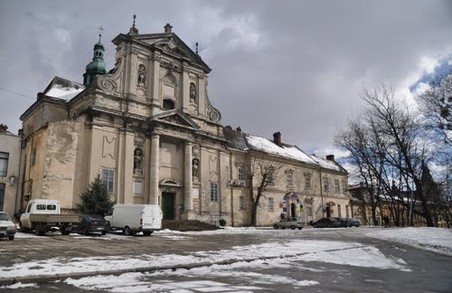 У Львові стародавній храм Стрітення Господнього може залишитись без даху через брак коштів