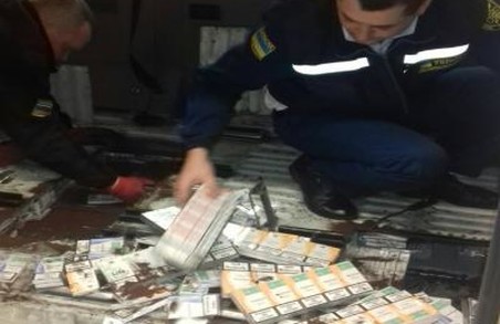 Львівські прикордонники затримали 6 тисяч пачок контрабандних цигарок