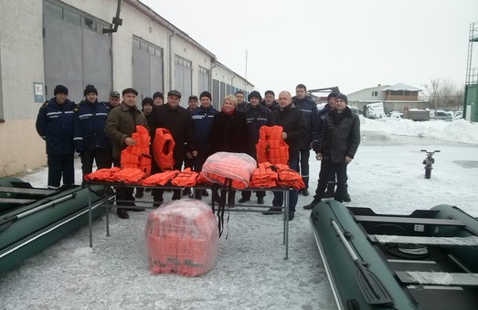 Самбірські рятувальники отримали нове спорядження для порятунку на воді