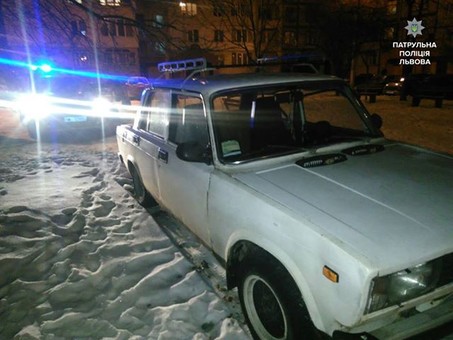 У Львові патрульні знайшли викрадений автомобіль