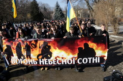 У Львові сотні студентів пройшли містом тихою ходою (ФОТО)
