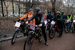 В останню неділю зими у Львові змагались у велоїзді (ФОТО)