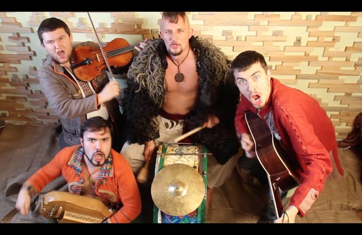 Музиканти зі Львова виступили із козацьким брейкбітом на Донеччині