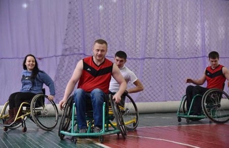 Львівські баскетболісти у візках провели відкрите тренування