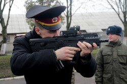 У Львові нацгвардійці продемонстрували бойову міць молодому поколінню (ФОТО)
