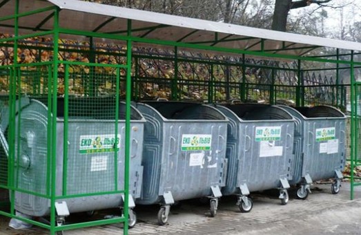 У Львові очистили майже половину переповнених майданчиків зі сміттям