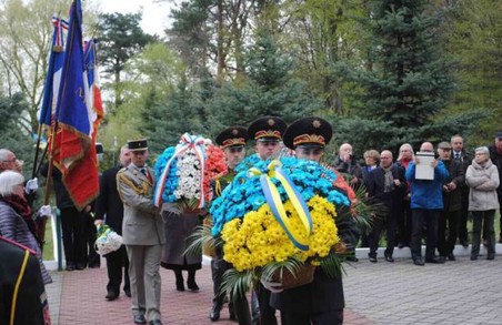Французи прибули на Львівщину вшанувати жертв концтаборів