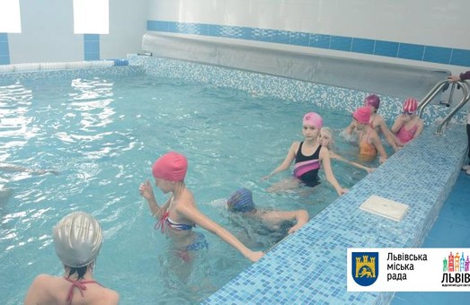 Школи Львова отримають нові басейни