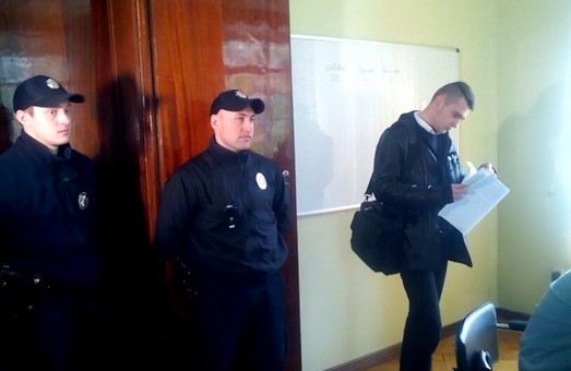 "Транспортне" засідання у ЛМР відвідала поліція
