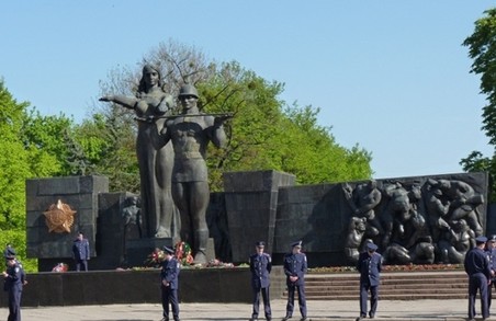 Монумент Слави — наріжний камінь у Львові