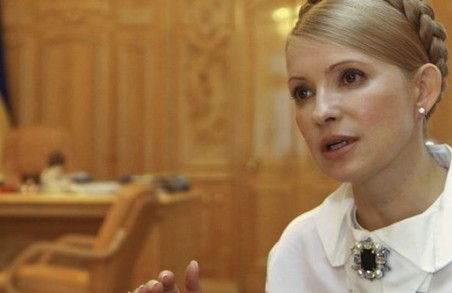 Тимошенко не може долетіти до Львова