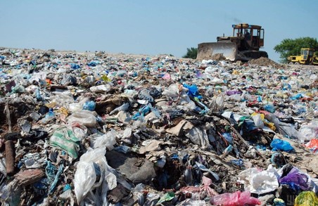 Договори про прийом львівського сміття на полігони області досі не підписані