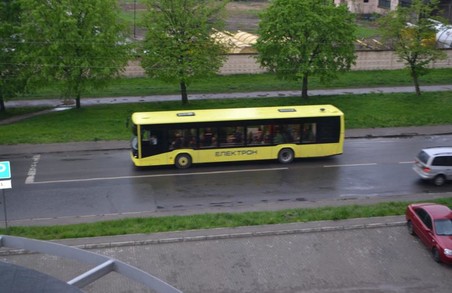 “Маршрут №3 повністю обслуговують нові автобуси”, - Струтинський