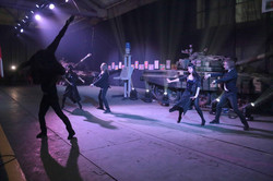 Балет "Життя" замість балерин на танках: у Львові бронетанковий завод став концертним майданчиком (ФОТО)