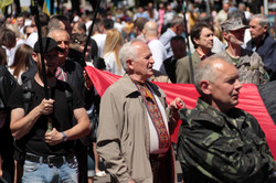 На  вулиці  міста  вийшли  тисячі  львів'ян: Хода  в честь  Дня  Героїв  (ФОТО)