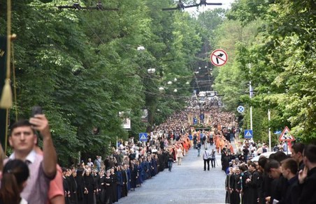 Львівщина провела в останню дорогу Блаженнішого Любомира батаготисячною траурною процесією
