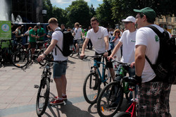 У Львові благодійники на велосипедах збирають кошти для онкохворих (ФОТО)