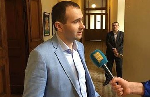 Депутат вимагає звіту про використання коштів на вивезення львівського сміття