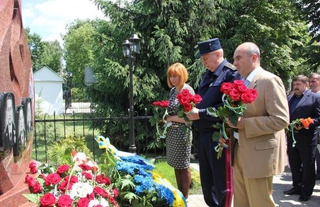 У Жовкві відкрили пам’ятник загиблим у Грибовичах рятувальникам