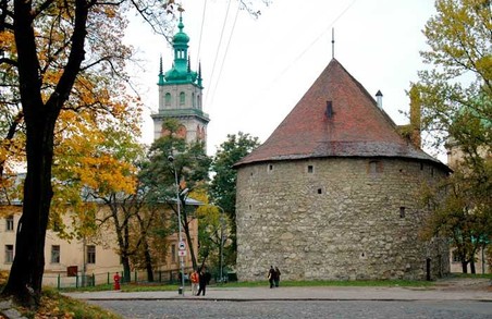 Сходи біля Порохової вежі у Львові відремонтують