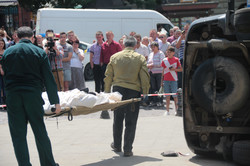 У Львові під час богослужіння автомобіль в`їхав у натовп: є загибла (ФОТО)