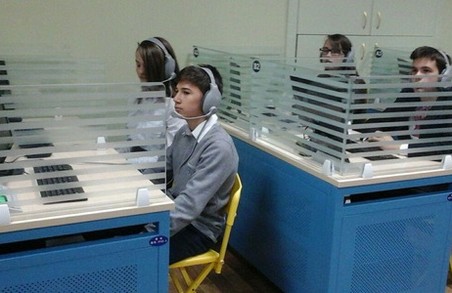 Львівські школи обладнають лінгафонним обладнанням