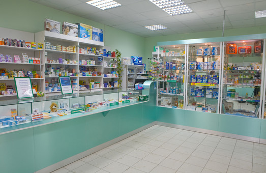 На Львівщині намагаються закрити важливу аптеку у Пустомитах