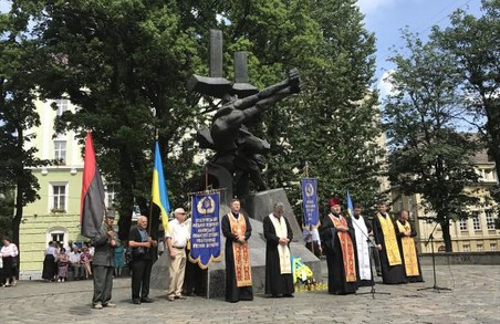 Львівщина вшанувала пам’ять жертв розстрілів, в’язнів тюрем Західної України