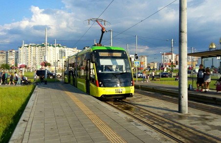 Електротранспорту Львова бракує майже сотні водіїв