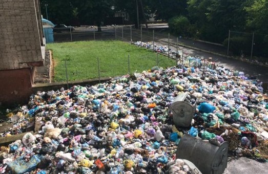 Львів наполовину очистили від сміття