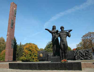 Монумент слави: історія «як НЕ демонтувати радянську пам’ятку»