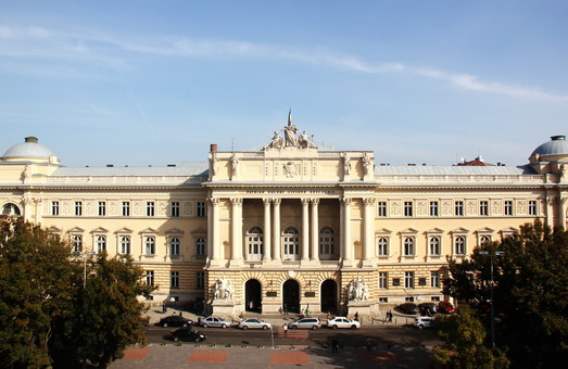 Близько 20 іноземців будуть вивчати українську в Львівському університеті