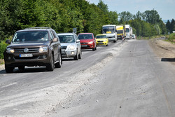 Ремонт дороги Східниця – Пісочна обіцяють завершити до кінця вересня