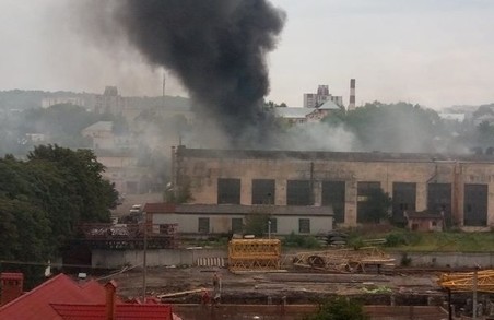 У Львові відбулась пожежа на заводі