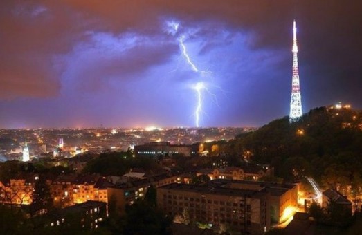 У Львові знову штормове попередження