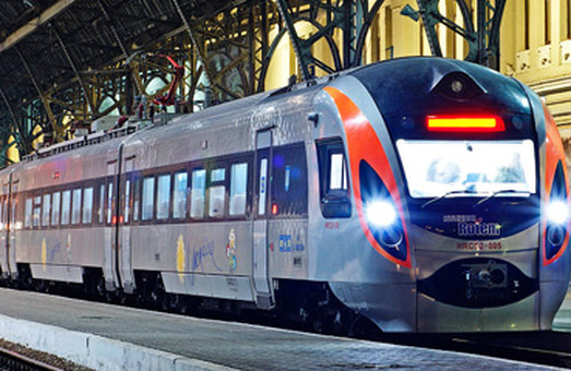 Потяг "Львів-Дарниця" більше не курсуватиме, ще декілька маршрутів змінять розклад руху