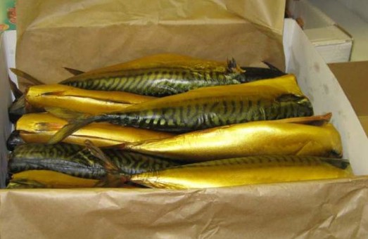 Жінку, яка продавала отруйну рибу, посадили під домашній арешт