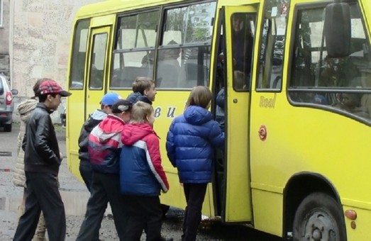 Діти мають користуватися міським транспортом безкоштовно - петиція