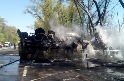 Через бензовоз, що перекинувся, трасу «Київ — Чоп» залило пальним