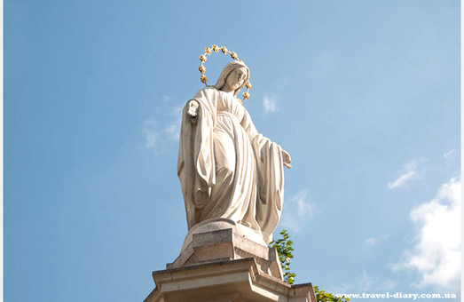Хугліган, який замінував скульптуру Пресвятої Богородиці у Львові, може провести за гратами 6 років