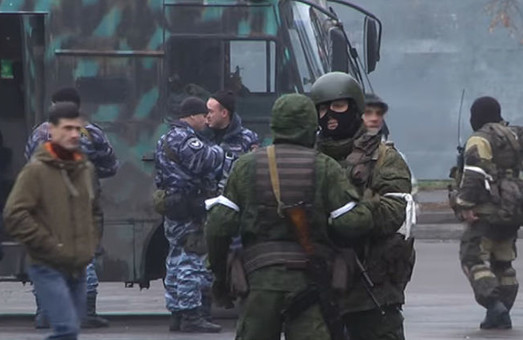 Полюючи один на одного, луганські терористи розстріляли «швидку допомогу»