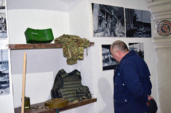 У Золочівському замку показали українську зброю від трипілля до сучасності (ФОТО)