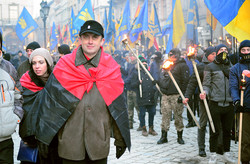 Смолоскипний марш пам’яті Шухевича у Львові пройшов під антипольськими гаслами (ФОТО)